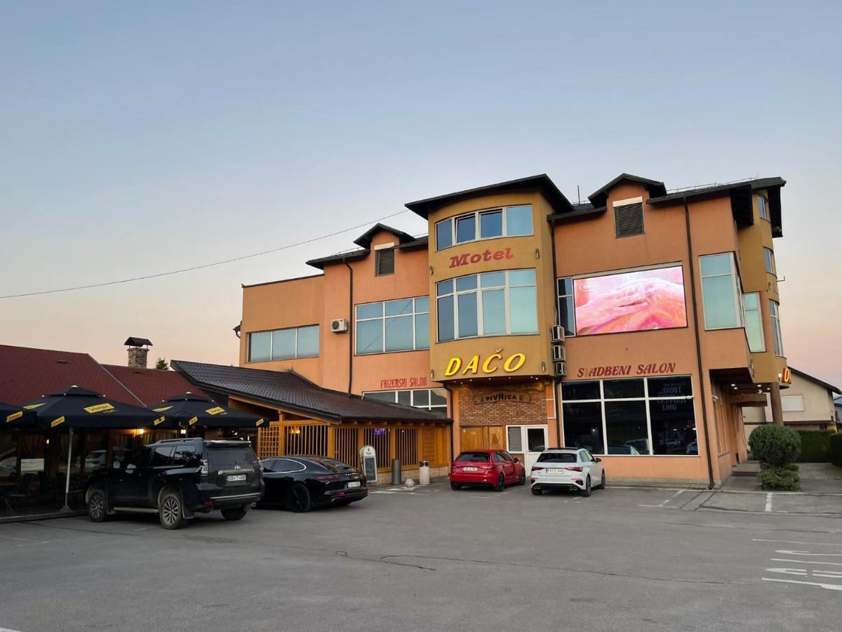 Motel Daco Vitez Eksteriør bilde